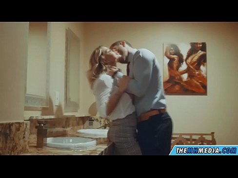 ❤️ Amikor egy bögyös szőke elcsábít egy nyilvános WC-ben ☑ Szuper szex at hu.bladesoul.top